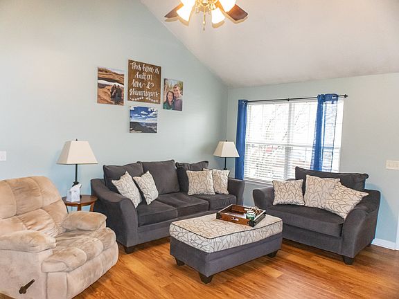 4th image of 2616 Dakota Way