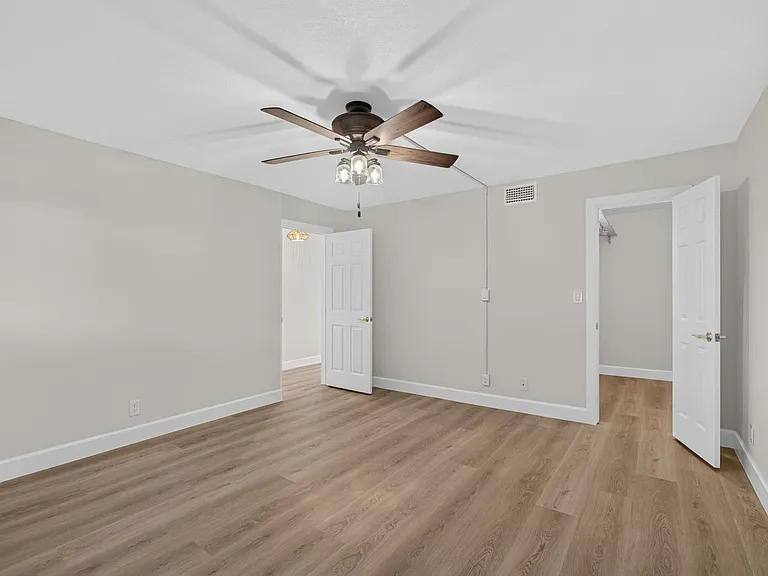 52 Yacht Club Dr #305 — Photo 14