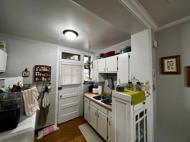 1056 W Cornelia Ave #2 — Photo 10