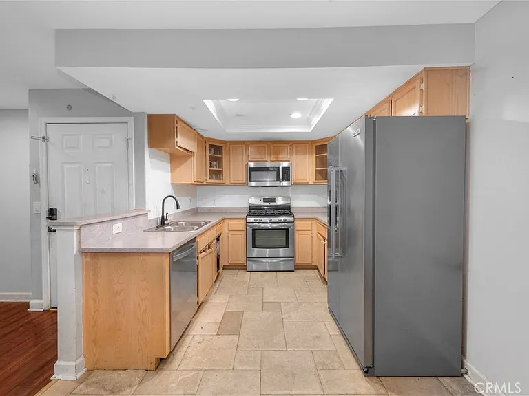 111 S Lakeview Ave — Photo 7
