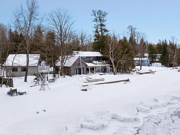 3rd image of 10 S Stony Point Rd