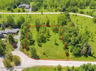 32 Monarch Ln, Okemos, MI