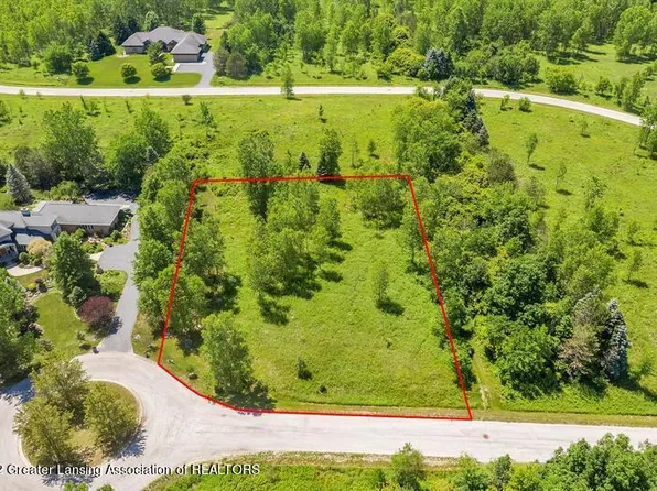 32 Monarch Ln, Okemos, MI 48864