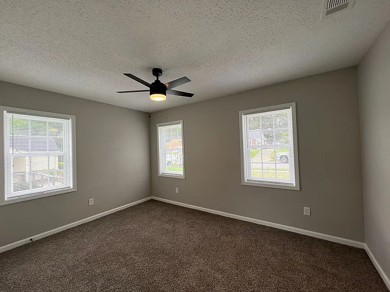 1160 Mount Vernon Rd — Photo 3