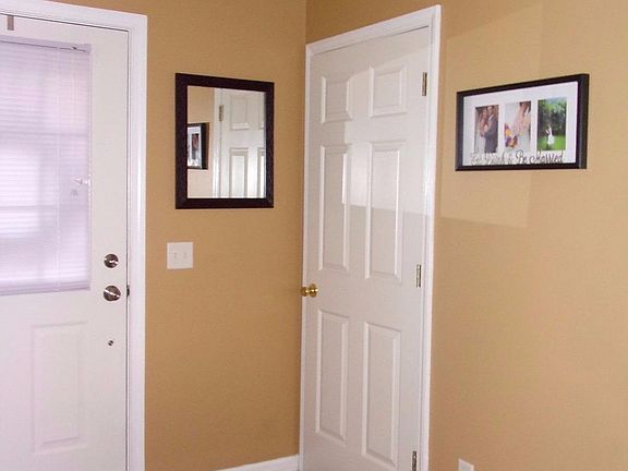 3rd image of 10110 Fieldway Trl