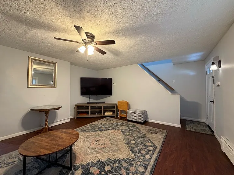 454 Grant Ave — Photo 6