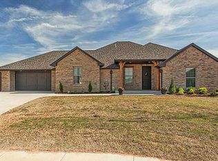 13700 Savannah River Way, Yukon, OK 73099