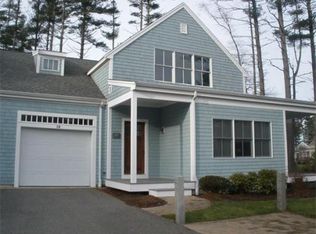 18 Hathaway Pond Cir, Rochester, MA 02770
