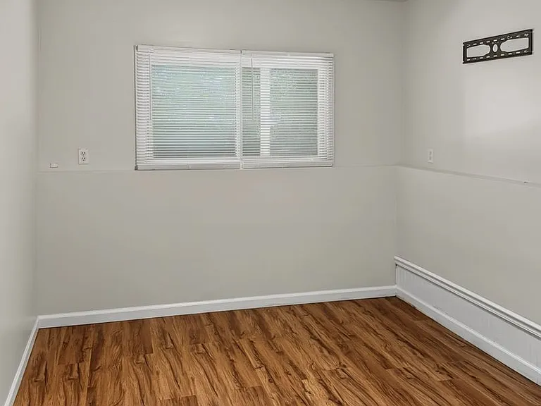 1127 Lafayette Ave — Photo 14