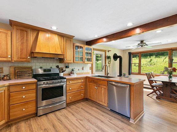 5th image of 3524 Deer Park Road