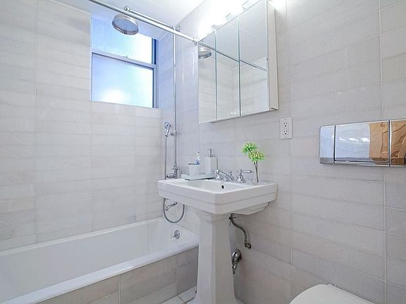 4th image of 154 W 70th St #4FG