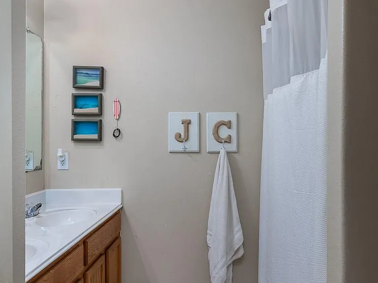 24027 Kingbriar Dr — Photo 17