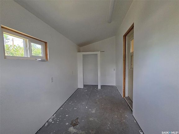 3rd image of 304 1st AVENUE