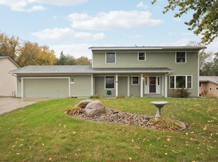 1440 Valleyview Rd, Chaska, MN 55318