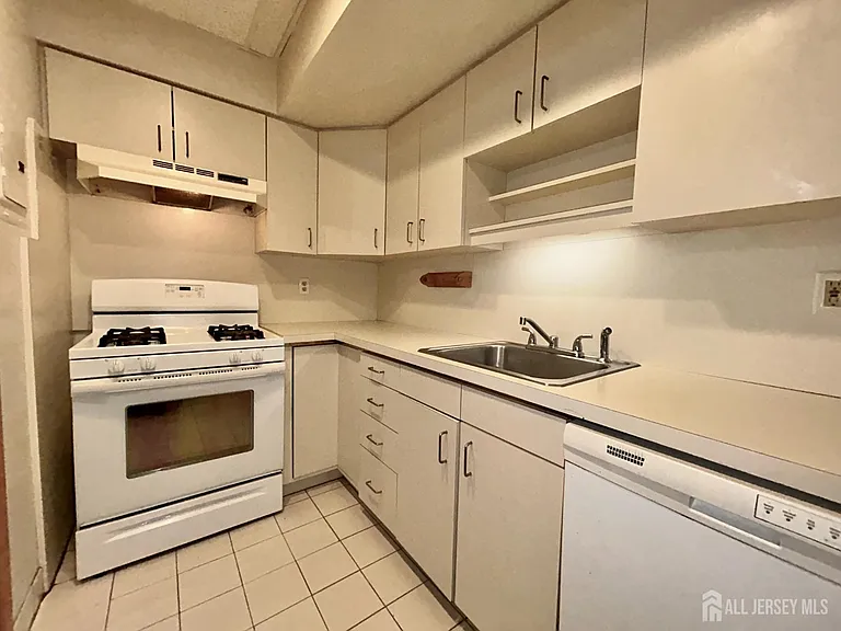 54 Loring Ave #1 — Photo 7