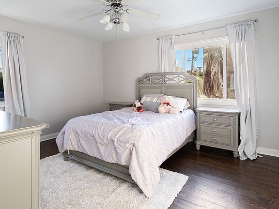 5th image of 2432 W Berwyn Ave #1S