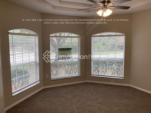 3rd image of 2643 Fair Oaks Dr