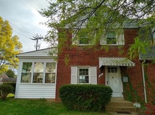 1055 N Monroe St, Arlington, VA 22201