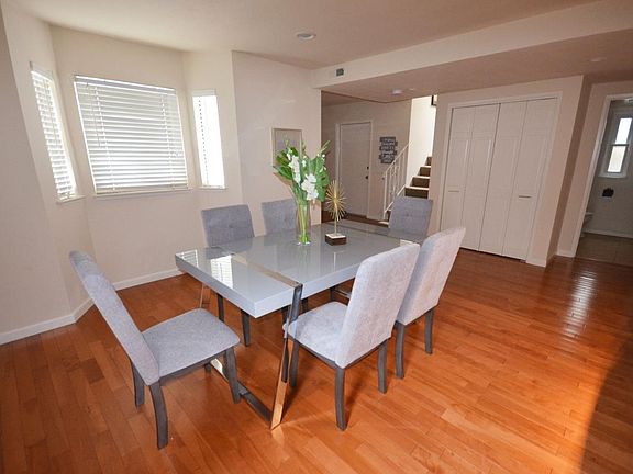 5th image of 6 Villa Ct