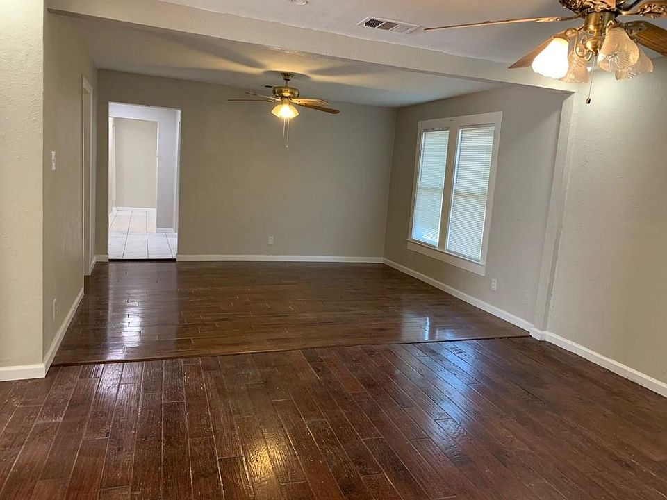 1st image of 1007 W Clarendon Dr