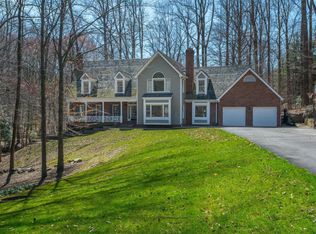 9117 Maria Ave, Great Falls, VA 22066