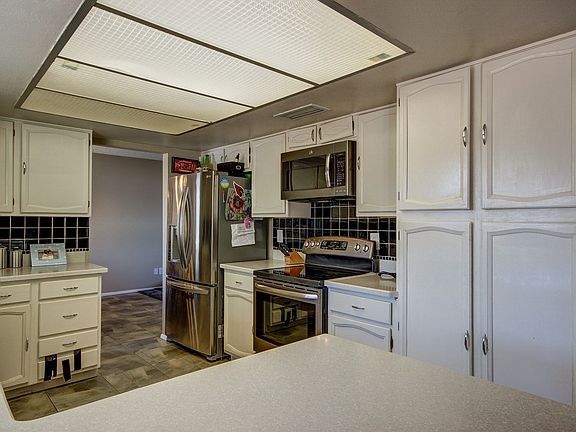 5th image of 5713 W Yucca St