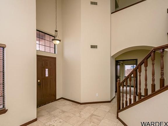 3rd image of 2088 Crystal Dr