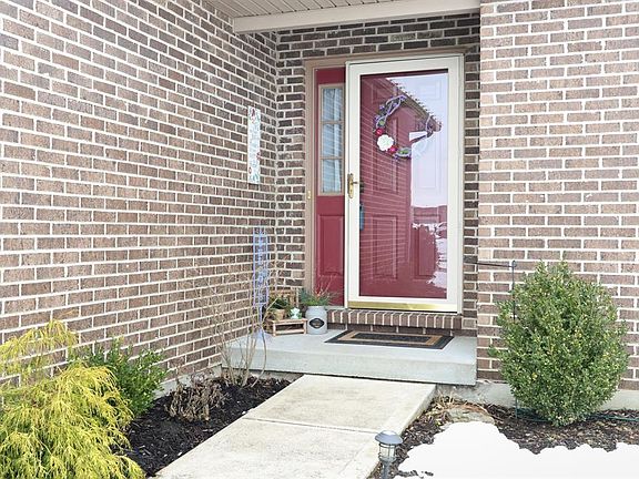 2nd image of 6731 Beagle Dr
