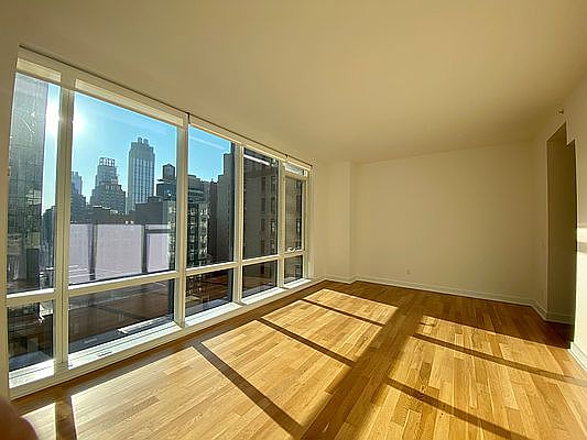 5th image of 885 6th Ave APT 20K