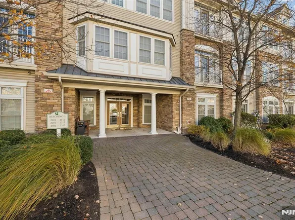 2302 Cedar Village Blvd #302, East Brunswick, NJ 08816