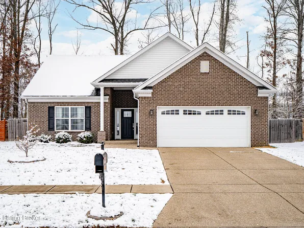 446 Red Crest Dr, Shepherdsville, KY 40165