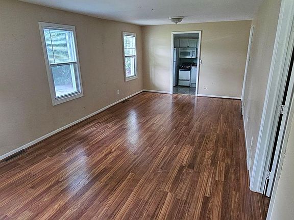 3rd image of 2873 Beland Ave