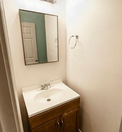 Bathroom (pic 2 of 2)