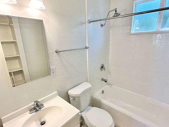5th image of 4499 N Banner Dr APT 3