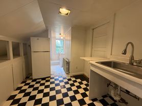 17-19 Linden Ave