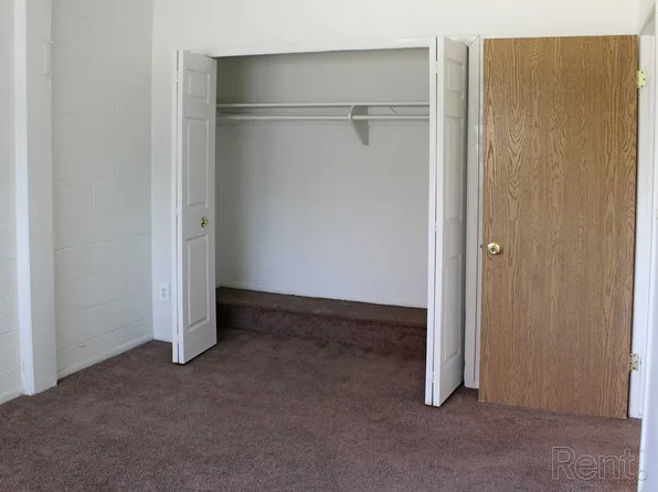 MacArthur Manor Apartments, 21492 Mac Arthur Blvd #6c1ead89e, Warren, MI 48089