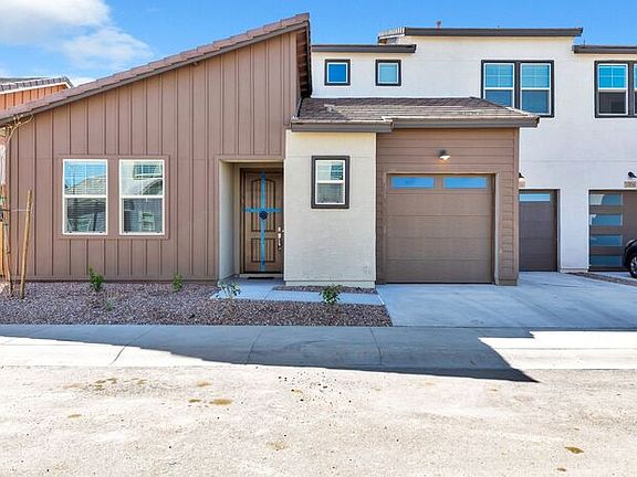 2nd image of 1935 E Wisteria Dr