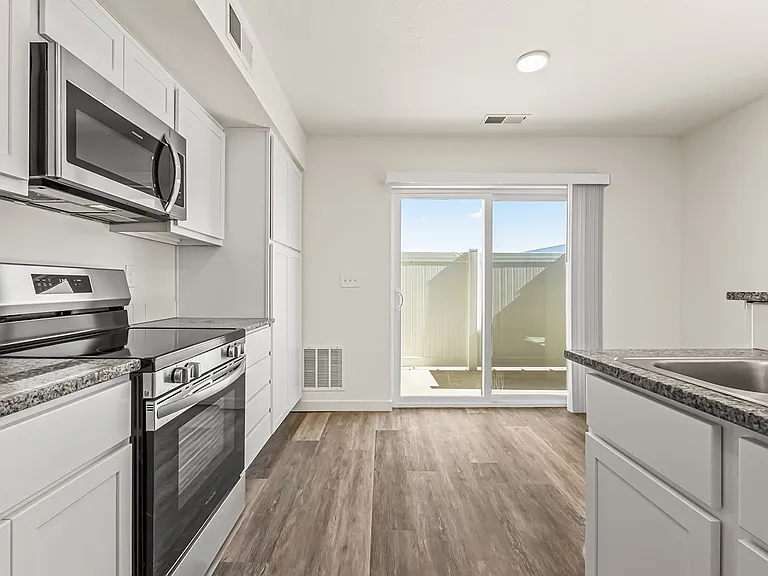 Midway Townhomes — Photo 36