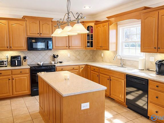 4th image of 210 Overbrook Dr