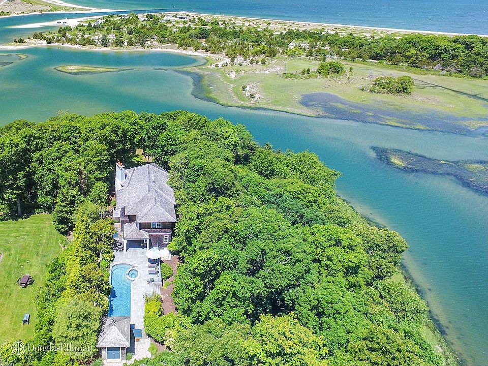 1st image of 32 Folkstone Dr