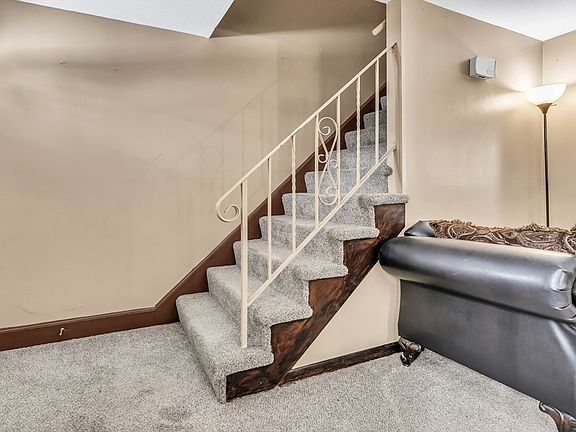 4th image of 21-21 N Boylston St #23