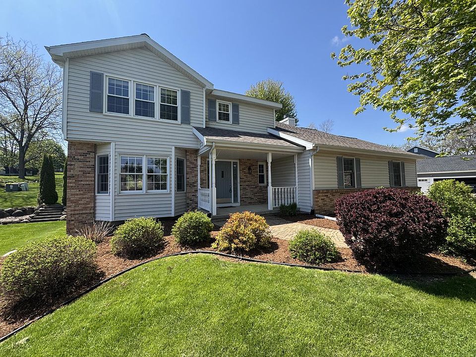 1st image of 829 Foxfield ROAD