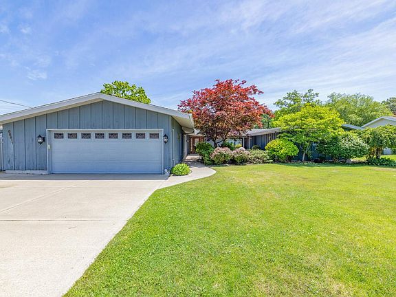 2nd image of 68911 Island Dr