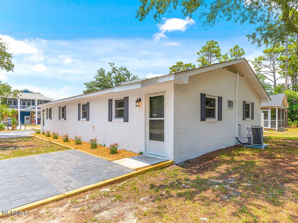302 NE 39th Street UNIT 301 & 302, Oak Island, NC 28465 Zillow