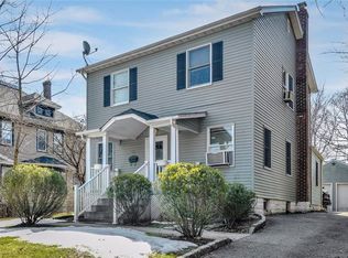 35 Landing Rd, Glen Cove, NY 11542