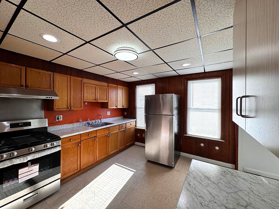 1st image of 11 Fairmont Pl Floor 3