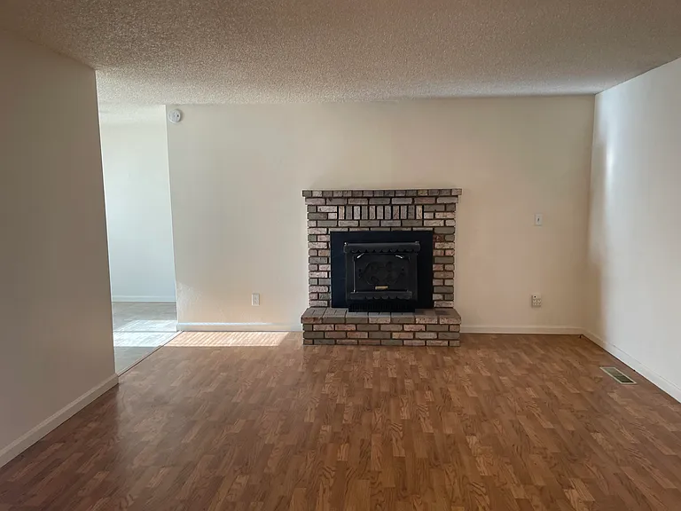 21992 Peacock Way — Photo 8