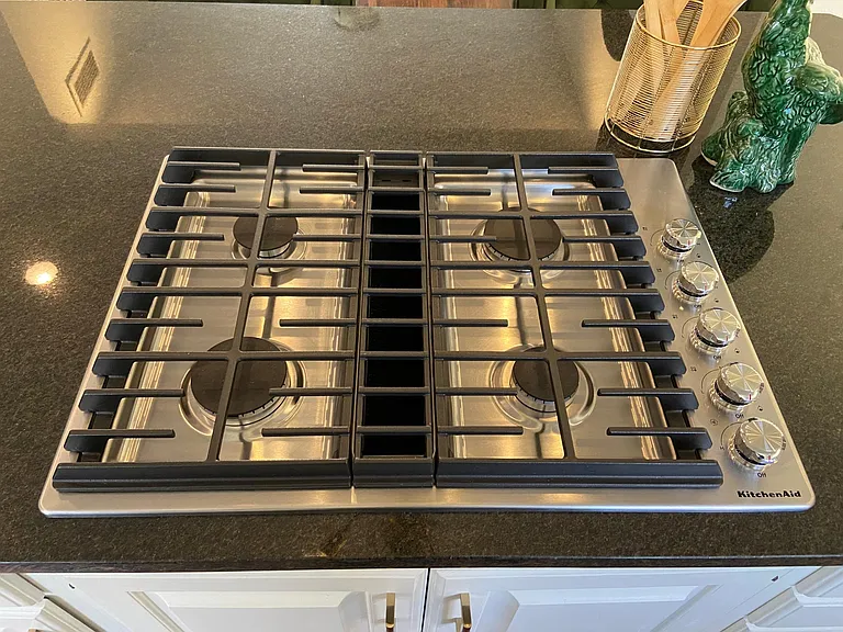 Kitchen Aid burner vented gas cooktop