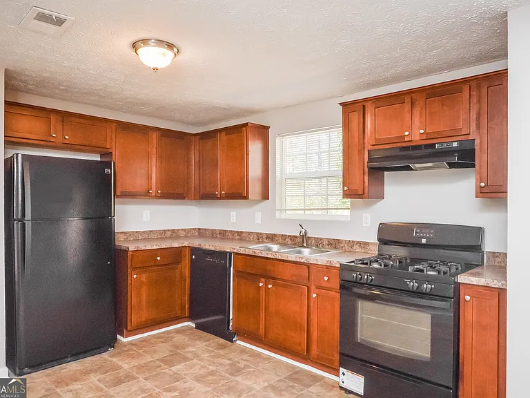 5176 Martins Crossing Rd — Photo 6