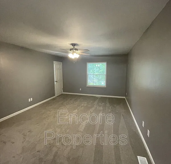 211 Indigo Dr — Photo 7